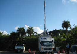 写真: 通信回線の確保に活躍した車載型基地局