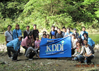 写真: 活動に参加した社員とその家族