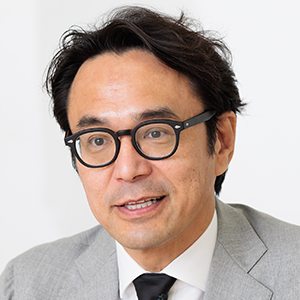 顔写真：藤井 彰人